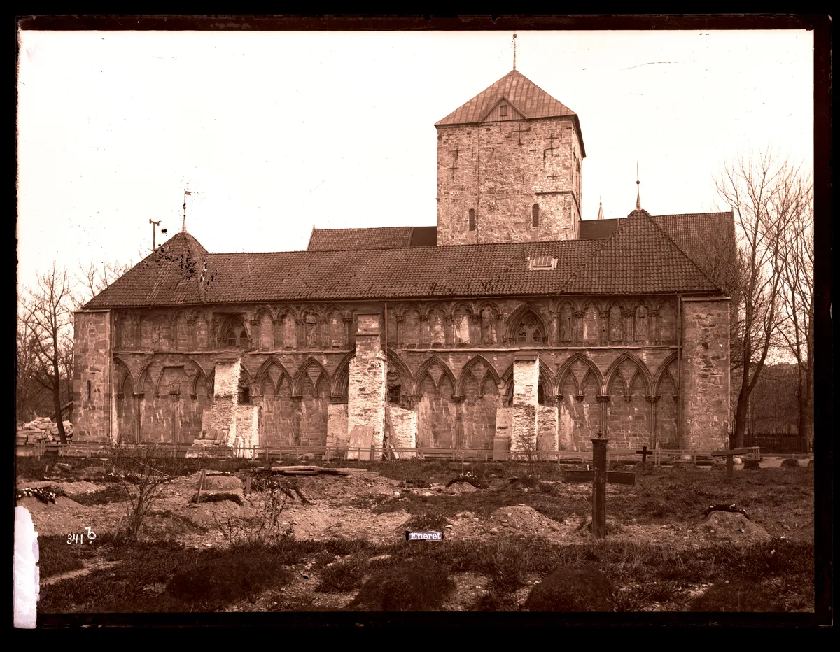 Nidarosdomen fotograferad 1881